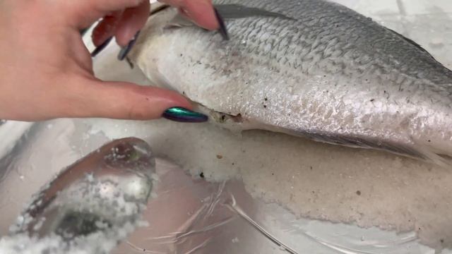 Дорадо в соляном панцире! смотреть онлайн