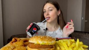 _ БУРГЕР ? ЛУКОВЫЕ КОЛЕЧКИ ? СЫРНЫЕ МЕДАЛЬОНЫ ?КАРТОШКА ? _ МУКБАНГ _ БЕЗ ЛИШНИХ СЛОВ ?
