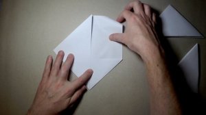 How to make a triangular origami envelope from A4 paper