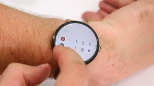 Messages for Android Wear: Hands On with a fiddly onscreen keyboard