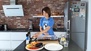 Простой и быстрый рецепт рыбы с овощами в духовке.