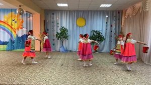 Танец "По воду"