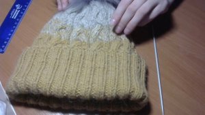 Как связать шапку с косами, градиентом и отворотом. Вязание спицами