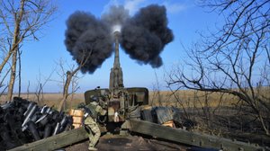 Гаубица бьет с точностью снайперской винтовки! Лучшее видео из зоны СВО за день