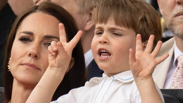 ДЕРЗКИЕ ПОСТУПКИ ПРИНЦА ЛУИ СЫНА КЕЙТ МИДДЛТОН - КОРОЛЕВСКИЕ НОВОСТИ смотреть онлайн