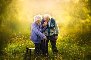 С Днем Бабушек и Дедушек. Красивое поздравление в день бабушек и дедушек