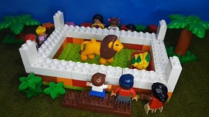 Lego Duplo Story: A day in the zoo / Monkey / Lion / Giraffe / Petting zoo / Animal escape