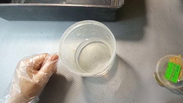 МК. Покраска бумажных трубочек в белый цвет. Плетение из газет. смотреть онлайн