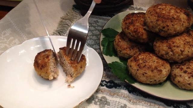 Мясные котлеты с киноа