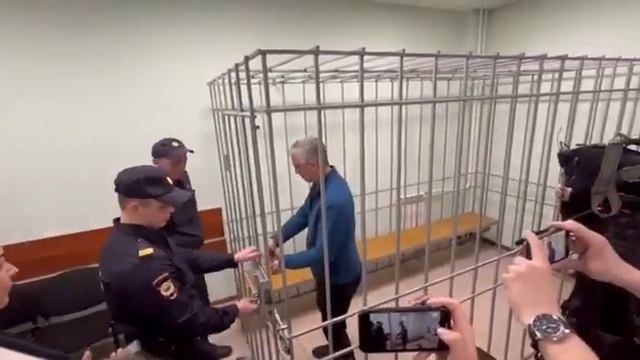 Анатолий Быков доставлен на вынесение приговора смотреть онлайн