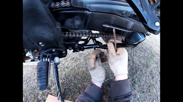 SUZUKI V-Strom DL 1000 XA.Допы. Установка центральной подножки GIVI .