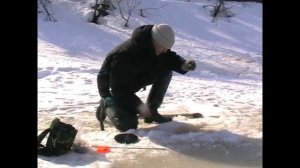 Подледный лов | Зимняя рыбалка на севере | Кто поймает больше?!
