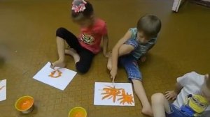 РИСУЕМ НОГАМИ  нетрадиционное рисование в детском саду