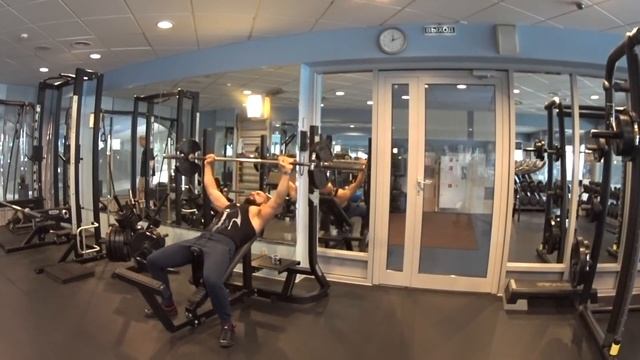 ВЛОГ : ТРЕНИРОВКА В МОСКОВСКОМ ФИТНЕС ЦЕНТРЕ + САЛОН КРАСОТЫ ,, Александр Тодчук Studio " смотреть онлайн