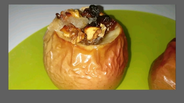 Запечённые яблоки в духовке. смотреть онлайн