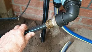 Как подсоединить насос через Регулятор давления