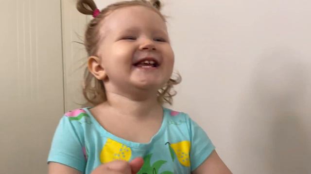 Лиза учит папу правильно питаться