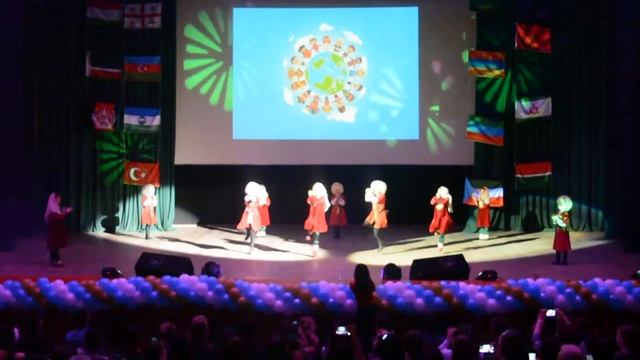 Аварский танец " Гоор" фестиваль" Хоровод Дружбы". смотреть онлайн