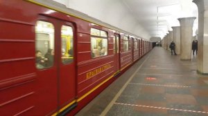 "Что с ней будет?" Именной поезд "Красная Стрела" на Сокольнической линии....