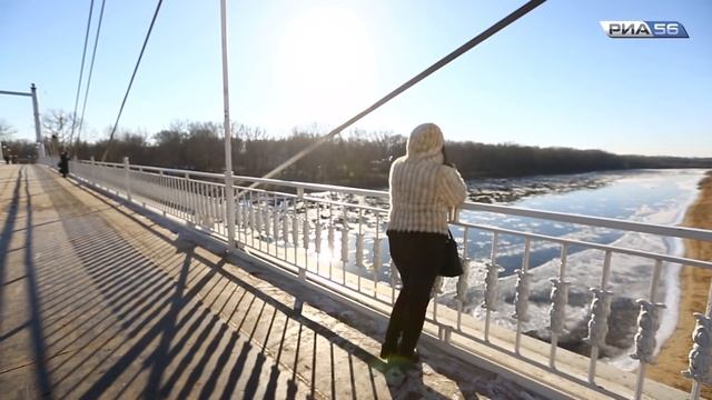 Осенний ледостав на Урале в Оренбурге смотреть онлайн