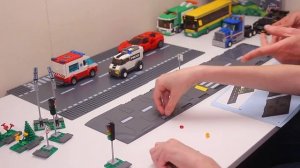 Какие дорожные плитки лучше? Lego City 60236 или 60304?
