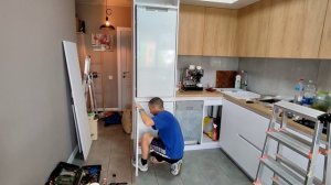 КАК УСТАНОВИТЬ ВСТРОЕННЫЙ ХОЛОДИЛЬНИК.