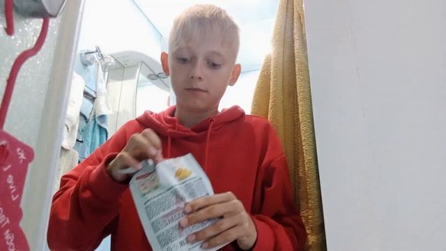 пробую сушëное манго!