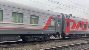 Электровоз ЭП2К с пассажирским поездом приближается к станции Уфа