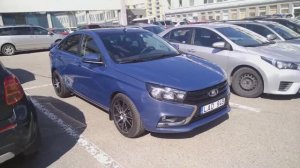 Lada Vesta: Винил, полиуретан, глянец и прощай антенна.