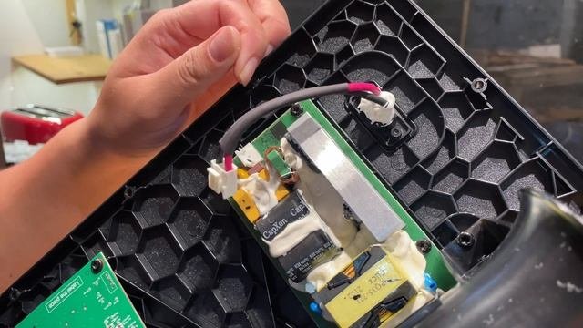 Teardown Marshall Woburn III (3) NEW SPEAKER | Vua2hand Inside