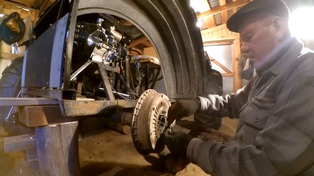 Как быстро снять тормозной барабан на каракате ЗИС-5? смотреть онлайн