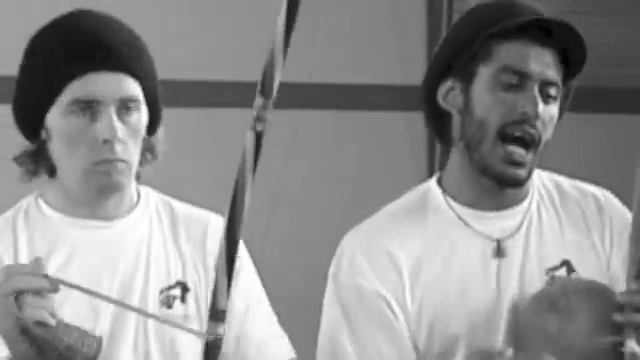 Ginga Nagô Capoeira Ancenis 2003 - Ladainha CM Fubuia смотреть онлайн