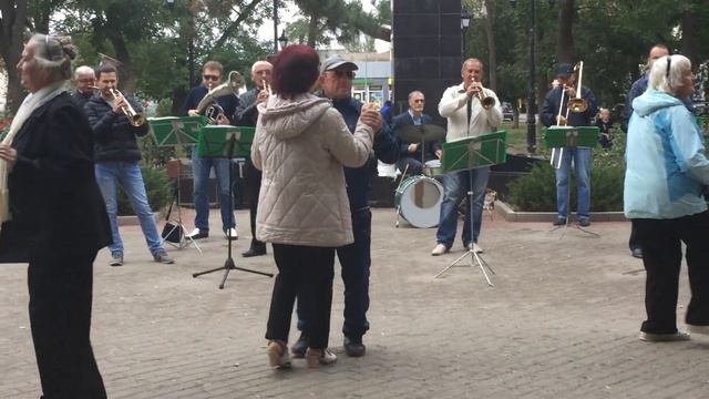 город Саки танцы в парке Пушкина смотреть онлайн