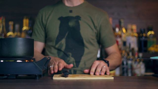 Lavender Poached Pears - Syrup and Garnish in One Go. смотреть онлайн