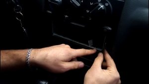 самодельная шахта под магнитолу из шкарабанки для сенс , ланос