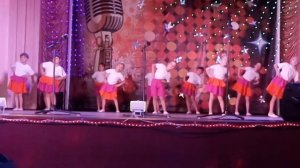 Танец "Ручки- ножки"