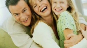 Песня для родителей.. до слез! Девушка поет под гитару песню собственного сочинения, за душу берет.