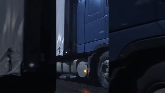 Фуры Спецавтобазы N°1 идут под загрузку