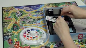 Настольная игра "Игра в Жизнь", бренд Hasbro
