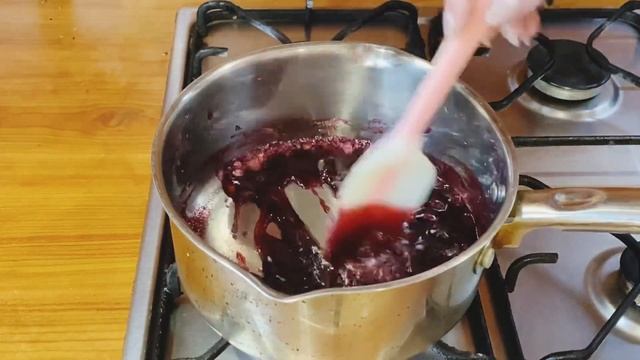 Зефір із смородини, що перетерта з цукром