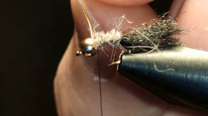 Мушка на плотву и голавля