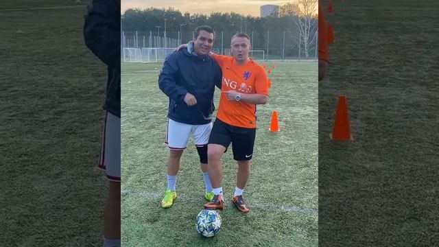 тренировки по футболу для взрослых,обучение футболу для начинающих,футбольные упражнения с тренером