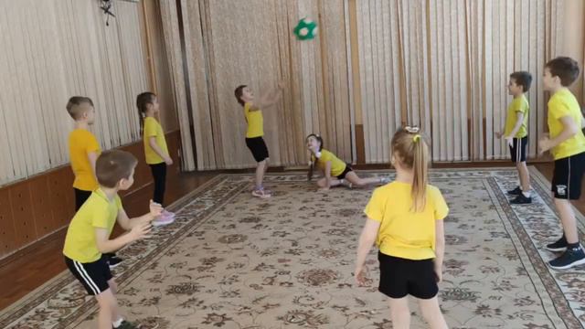 Подвижная игра "Замерзшие статуи" смотреть онлайн