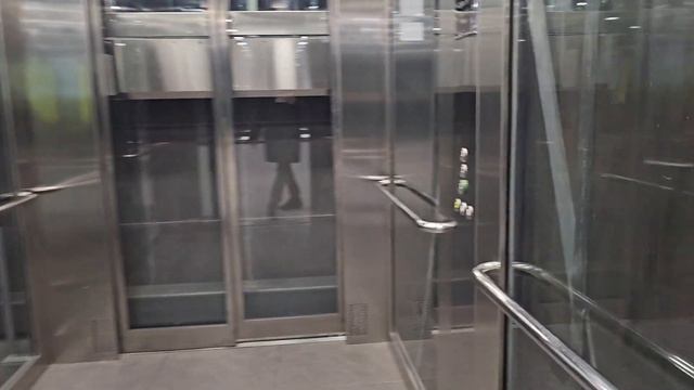 Glass Orona 3G elevators – Maxidom Supermarket, Vasilyevsky Island, St. Petersburg, RU