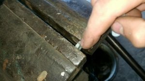 Мотокоса не набирает обороты и глохнет при нажатии на газ