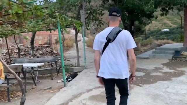 Прогулка по Тбилиси! нашли ТАЙНЫЙ ТОННЕЛЬ, старый город, крепость Нарикала, Мать Грузия, серные бан смотреть онлайн