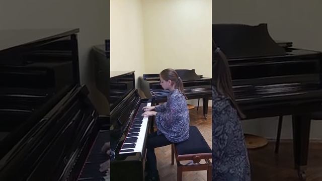 Береснева Лиза, фортепиано, 12 лет, А.Безенсон «Прощальный клёкот журавля» смотреть онлайн