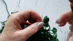 Шаль в технике интерлак с обвязкой из петель Соломона