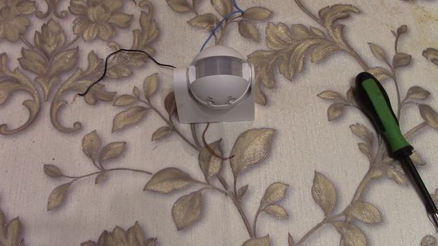 Датчик движения не отключает свет . Что делать ? смотреть онлайн