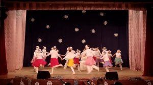 Снег и елки, ледяные горки